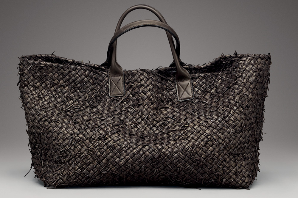 Bottega Veneta Celebrates Two of its Most Loved Bags in Dubai Exhibition