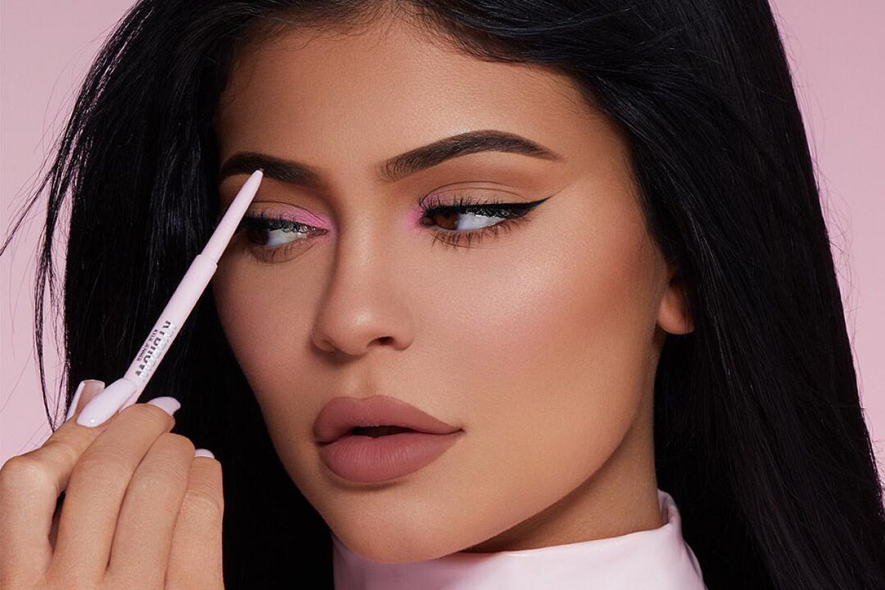 Kylie Jenner Sells Majority Stake of Kylie Cosmetics for a Cool $600 ...