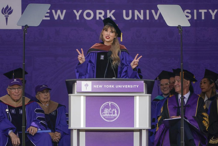 Taylor Swift gets honorary degree from New York University | About Her