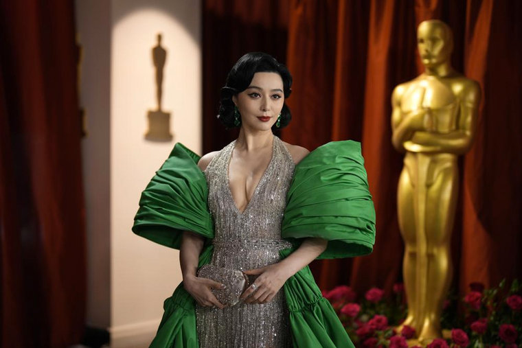 Oscars Fashion Fan Bingbing, Angela Bassett Regal In 2 Ways About Her